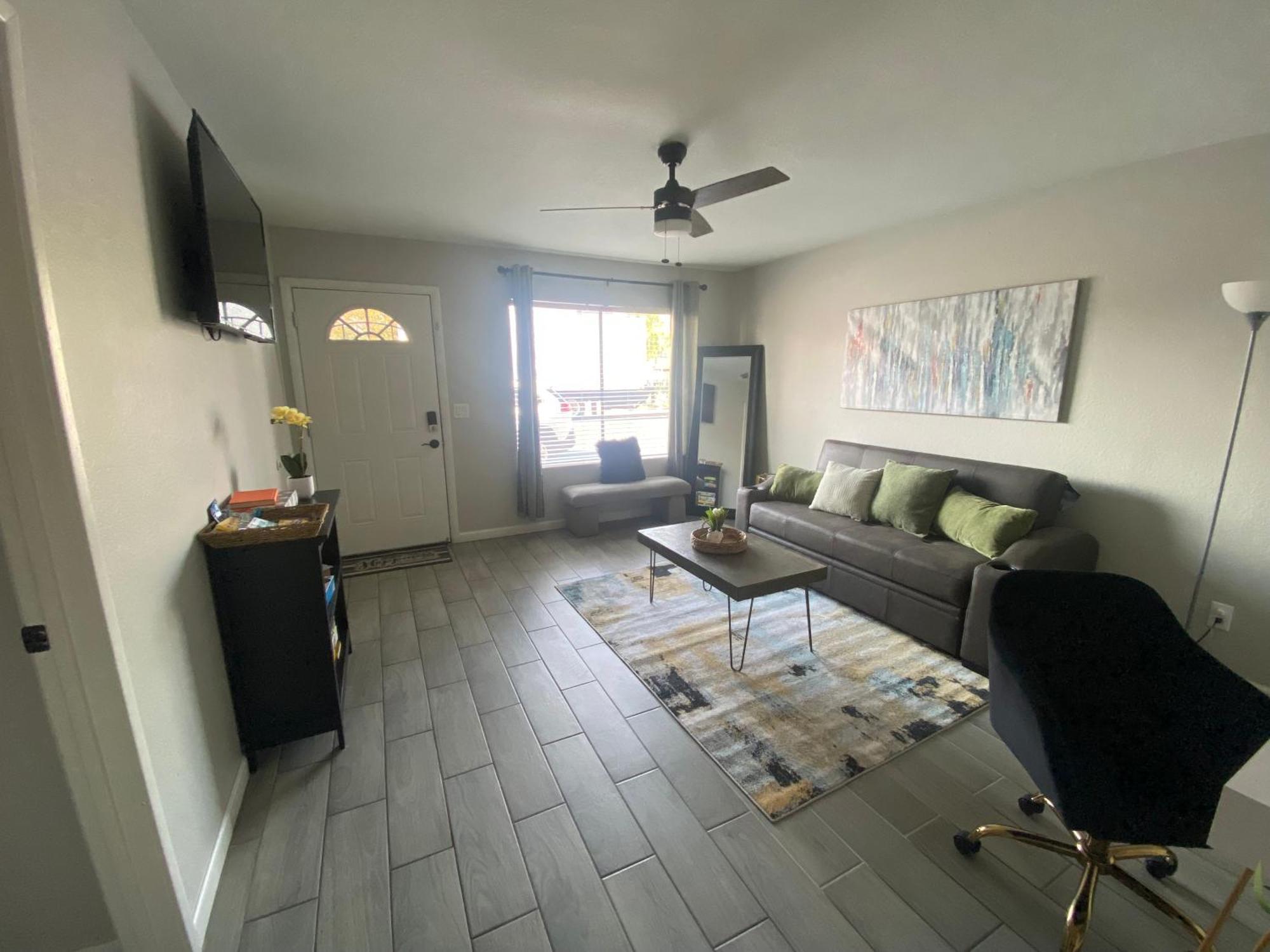 Paradise Valley Apartment *